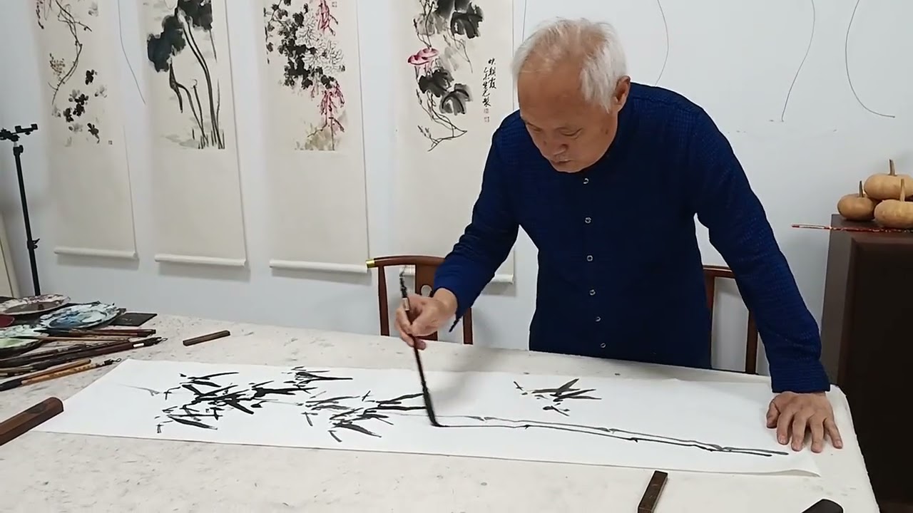 传统花鸟画家曹晓光老师创作中