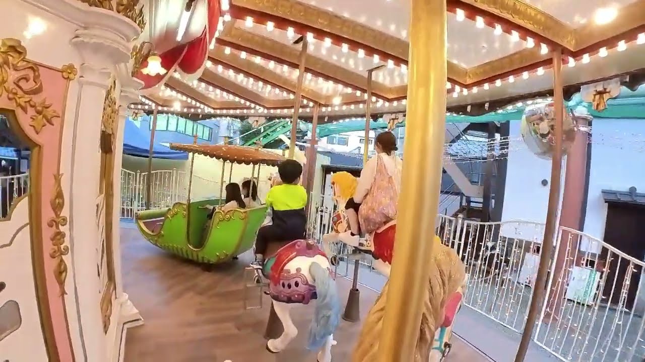 浅草花やしき メリーゴーランド / Merry-go-round, Asakusa Hanayashiki, Tokyo, Japan