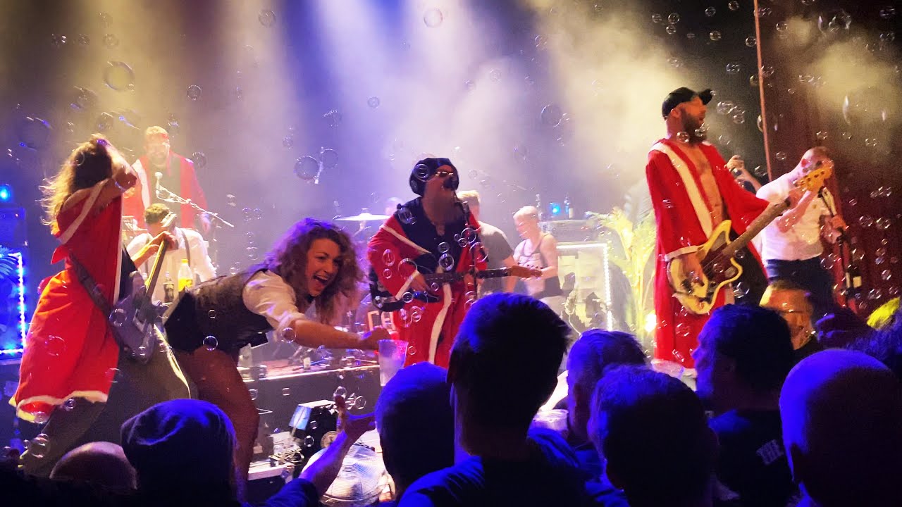 Jaya the Cat - Here Come The Drums [ Xmas Edition - LIVE Gloria Köln 12/2023 ]