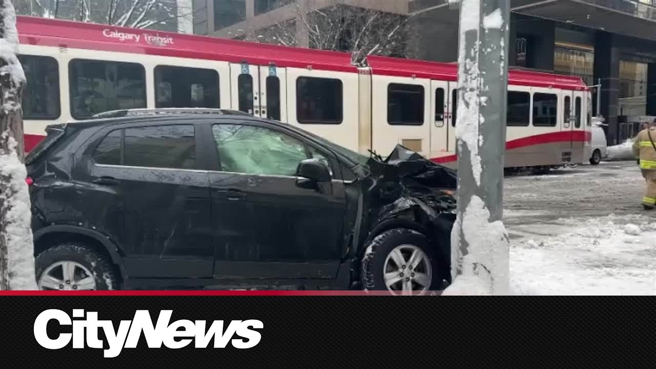 Nearly 400 collisions on Calgary roads during first day of winter weather