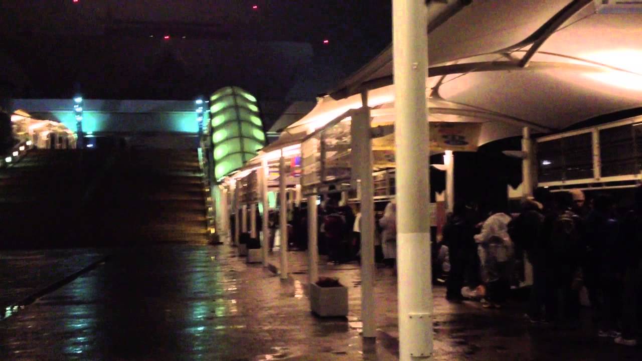 徹夜組の列／コミックマーケット83【c83/2012冬】