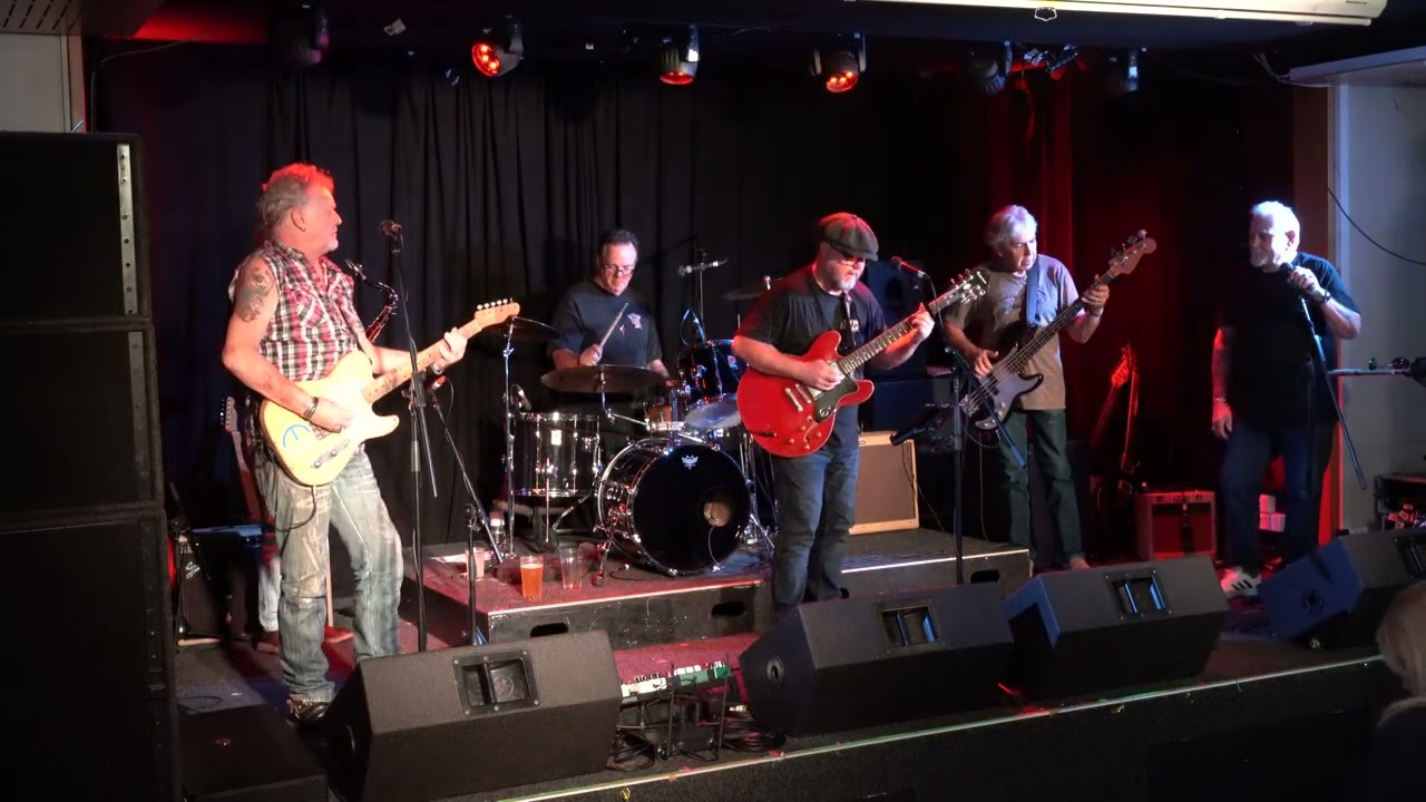 Blue city wailers band C0073