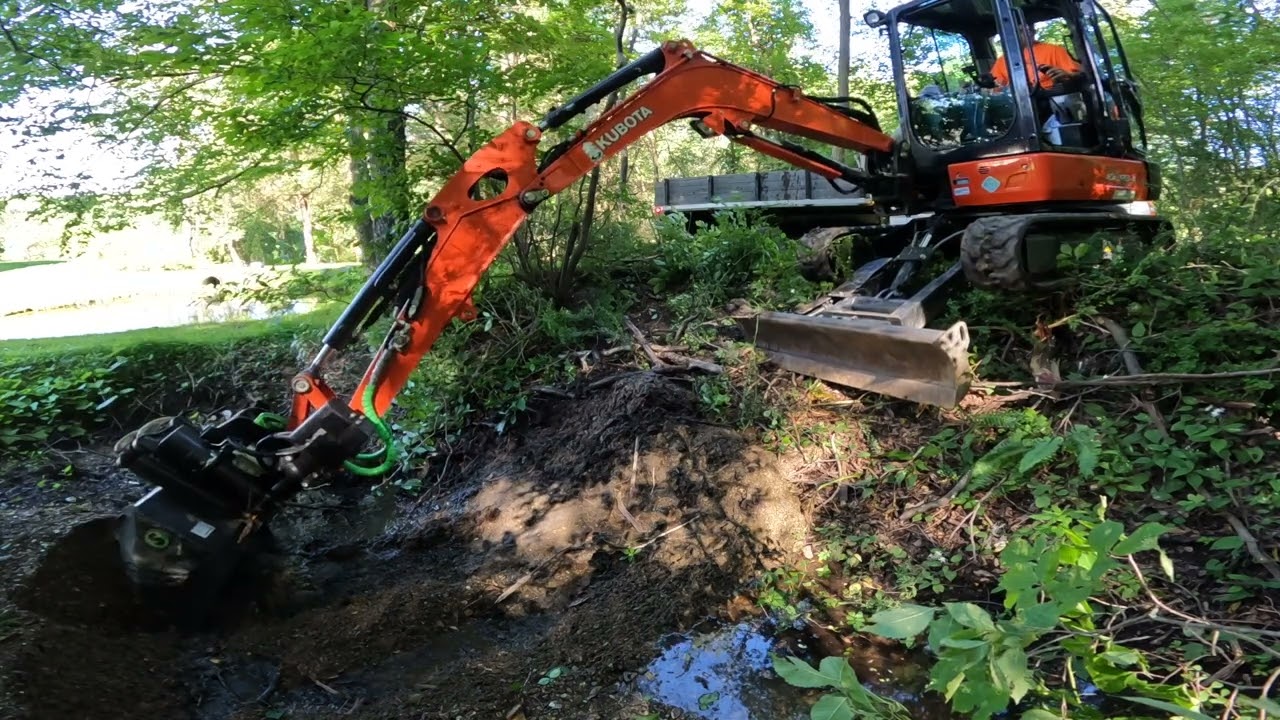 Pond Dredging with a Steelwrist Tiltrotator on a Kubota KX033
