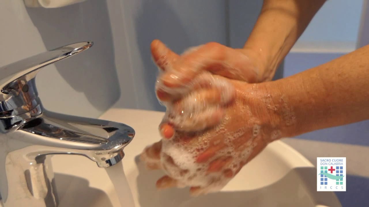 Lavaggio delle mani con il sapone