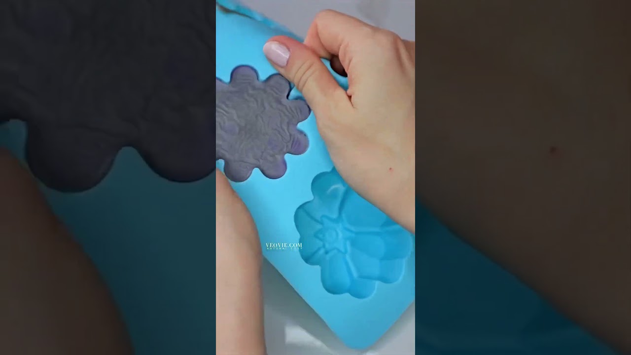 making soap bar #art #soapbar #makingsoap #sustainable #barsoap #diysoap