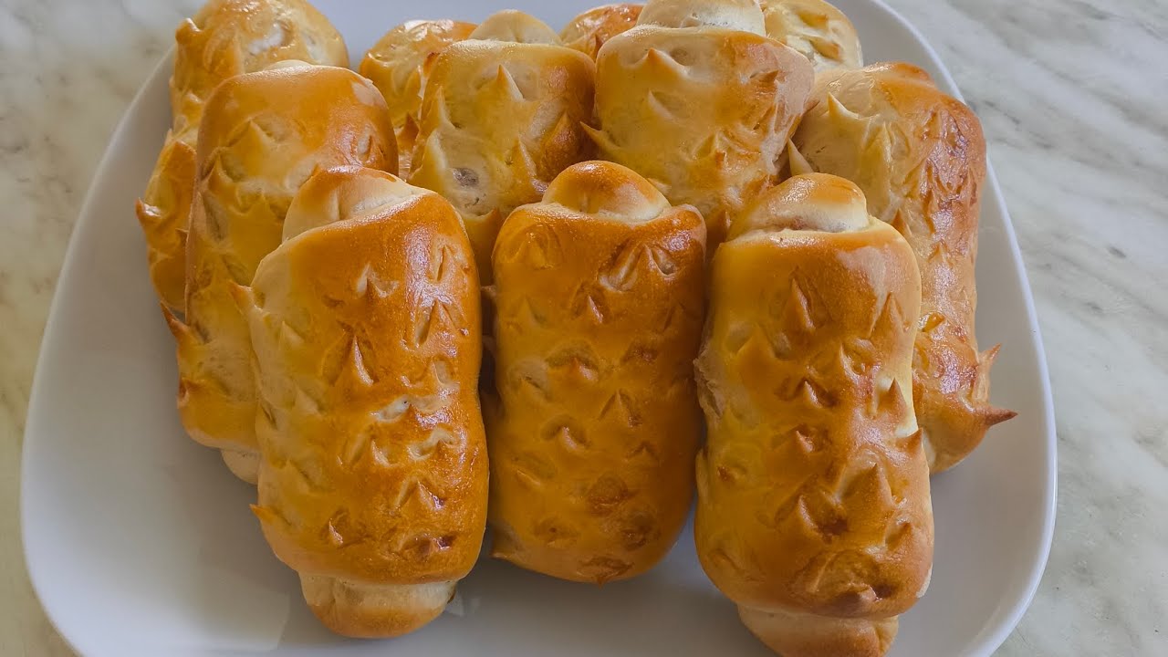 Involtini di panini al latte ,sofficissimi ,con prosciutto cotto e provola.Ma non sono bellissimi ❤️