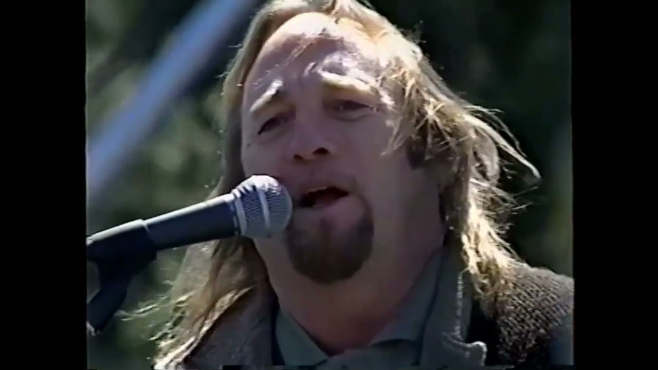 Crosby Stills & Nash - Ohio (Neil Young cover) - Kent State University 5/4/97 May 4th 1970