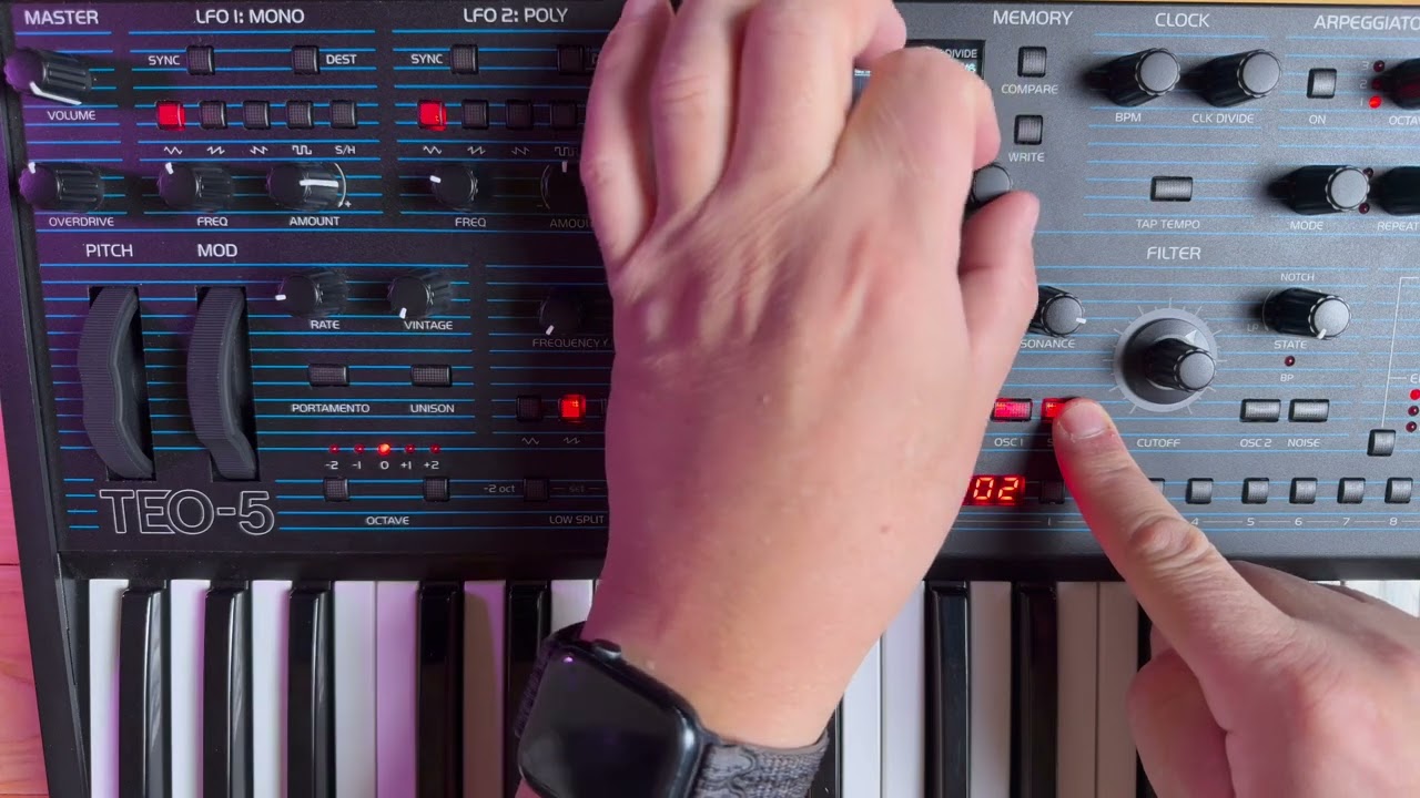 Oberheim TEO 5: demo by Giaga Robot