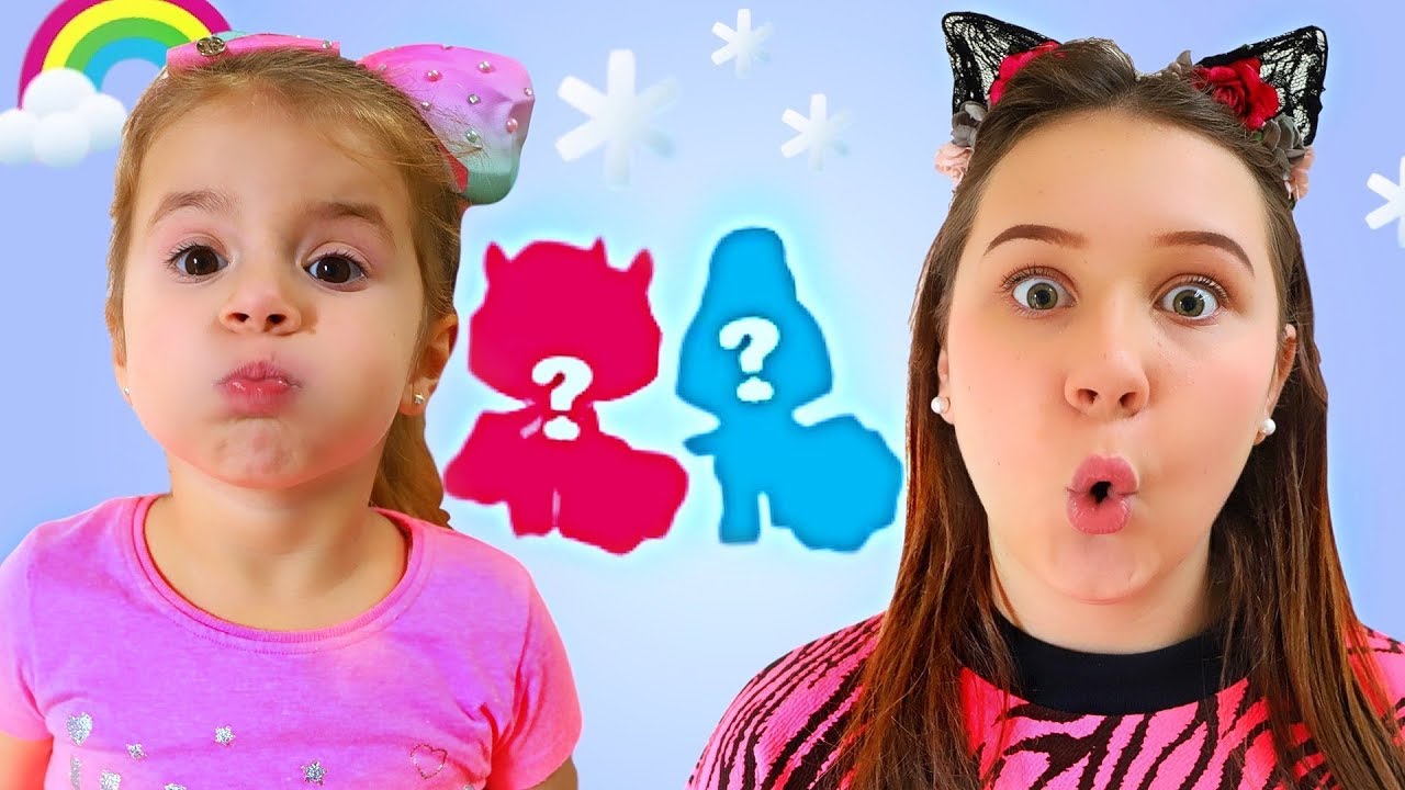 Ruby and Bonnie pretend play with Cloudees Toys
