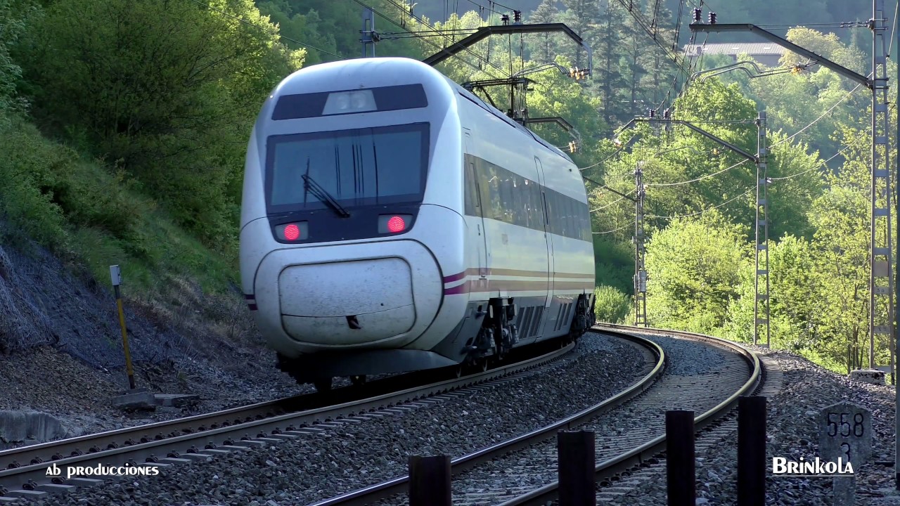 TRENES RENFE EN TRÁNSITO (SONIDO DIRECTO) (UHD 4K).