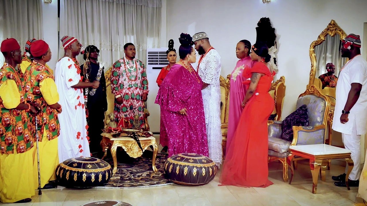 THE HOMELESS GIRL THE PRINCE BROUGHT BACK TO PALACE AS HIS BRIDE NEVER TOLD HIM SHE'S A PRINCESS TOO