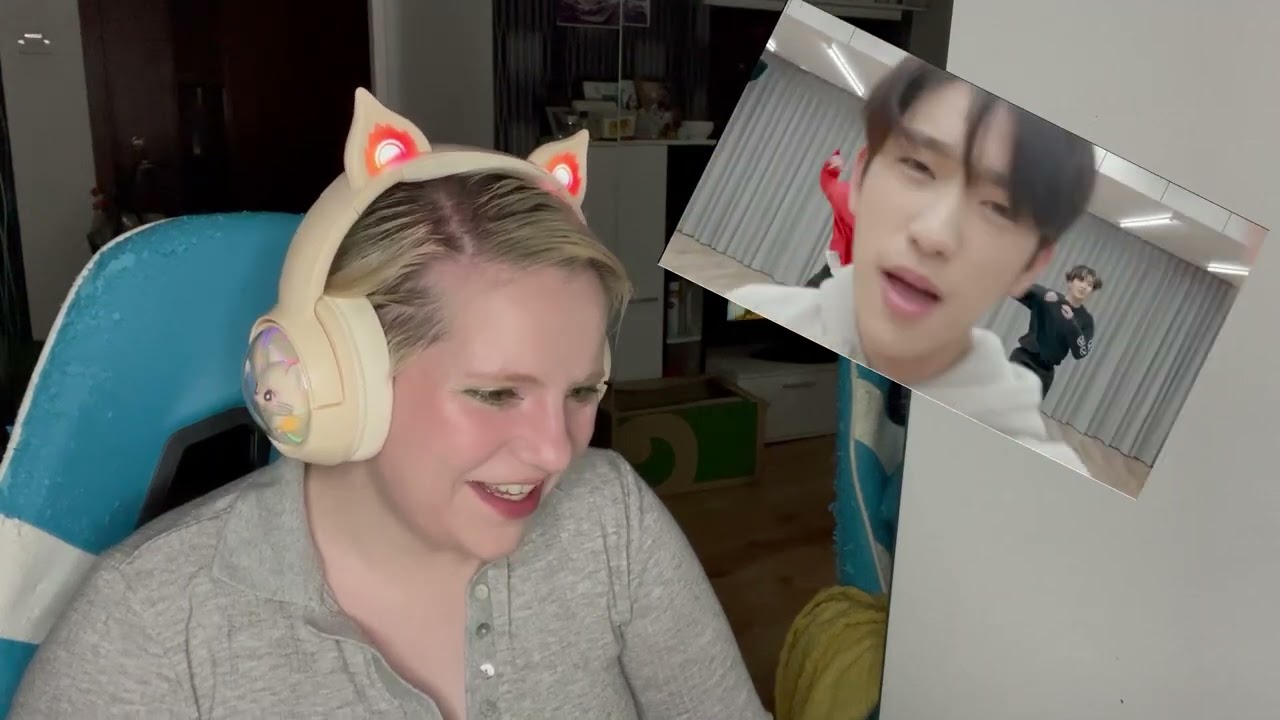 First Time Reaction to GOT7 Lullaby Boyfriend ver. , Dark ver. (Slovak Girl Reacts)