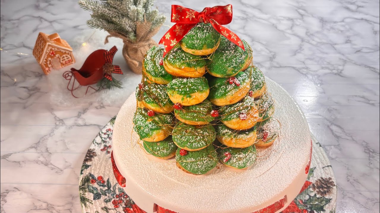 Christmas Tree Croquembouche | Cream Puff Tower | Profiteroles 