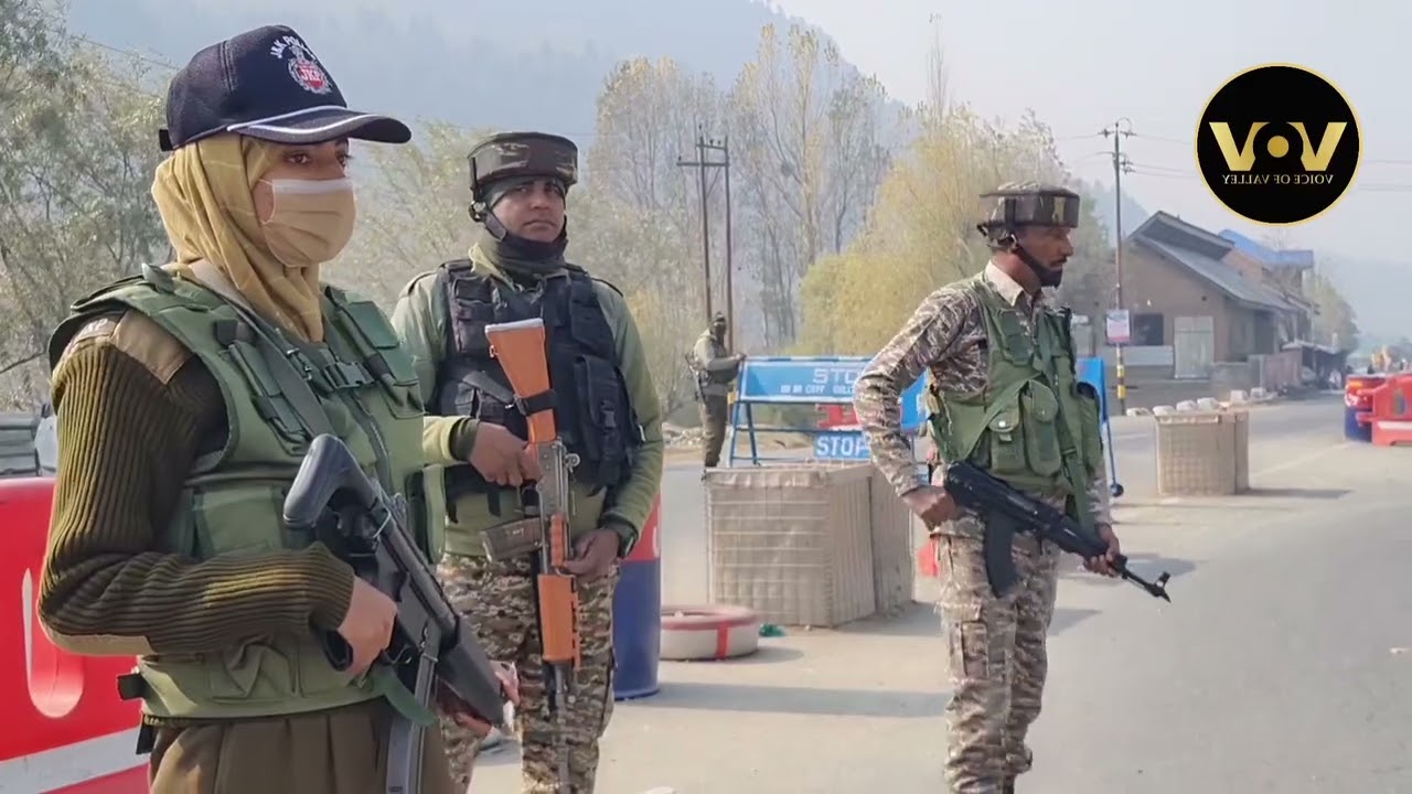 Ganderbal Police Conducts 'Naka Checking' at 40 Locations Across the District