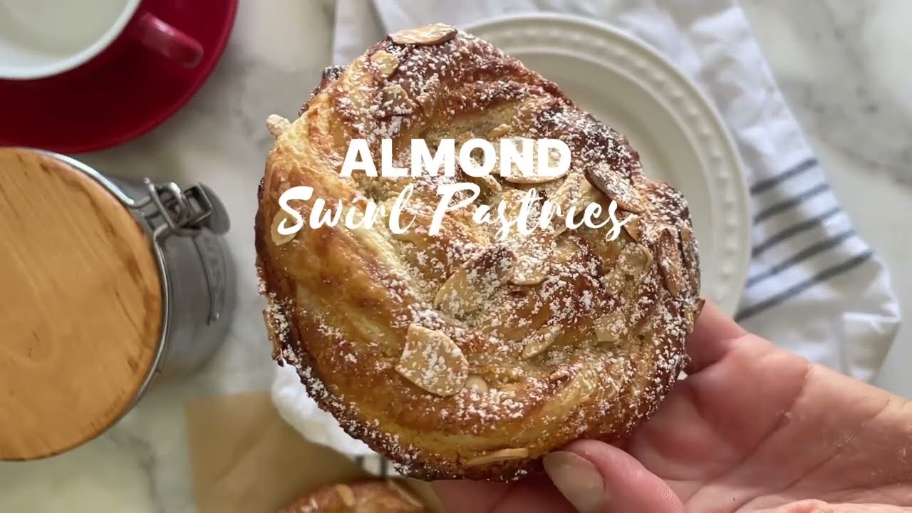 Almond Swirl Pastries - Girelle alle Mandorle