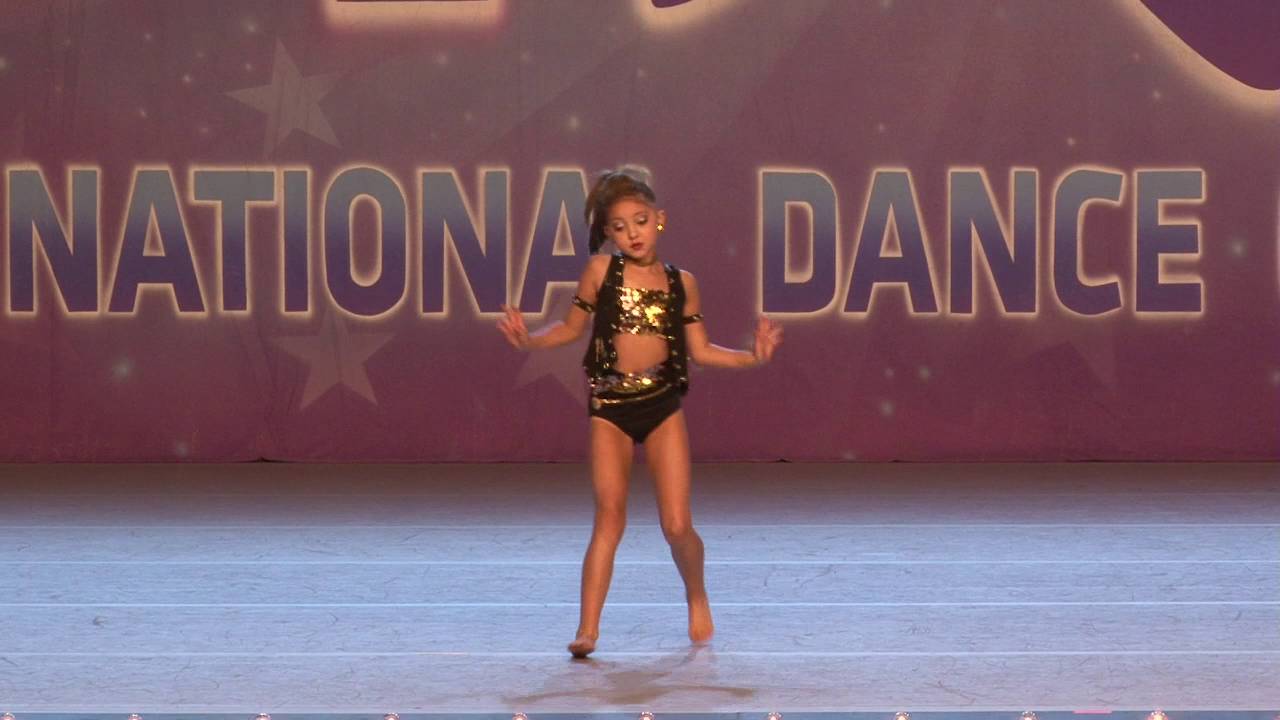 Parker Monhollon Performing Original