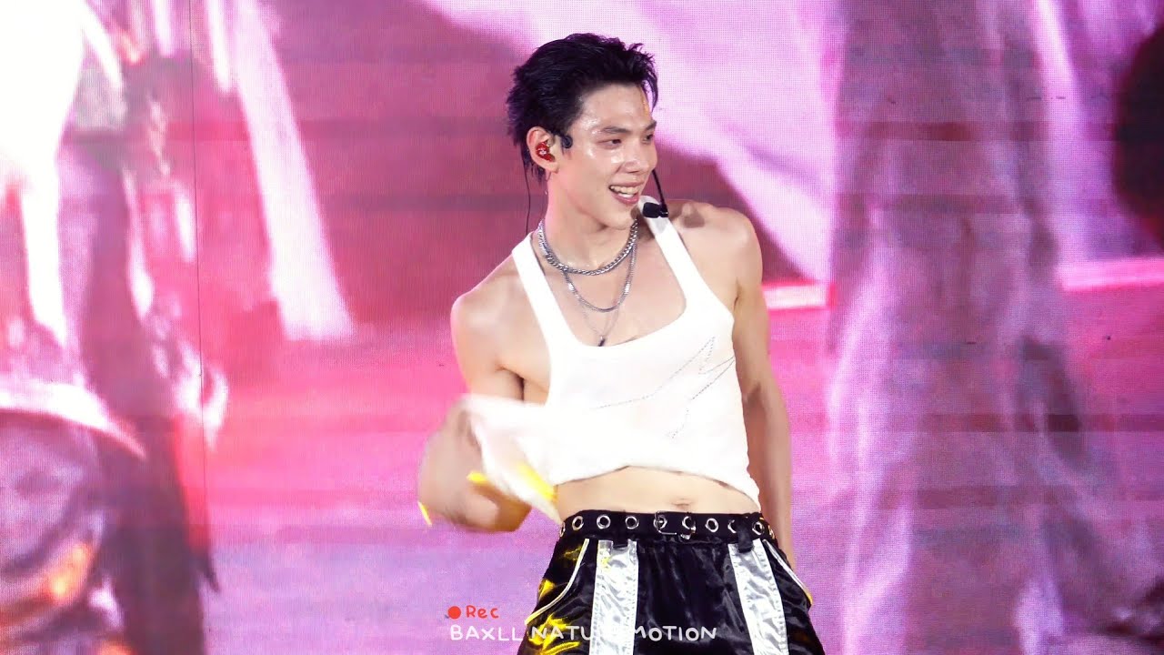 241204 ต้าห์อู๋ พิทยา DAOU - MINI CONCERT #AllNewHondaScoopy #lconicOfNow @ ICON SIAM