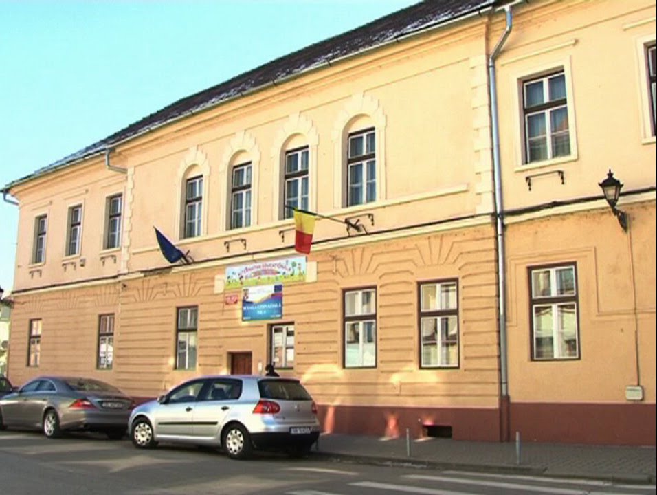 Porţi deschise la Şcoala Gimnazială Numărul 4 | novatv.ro