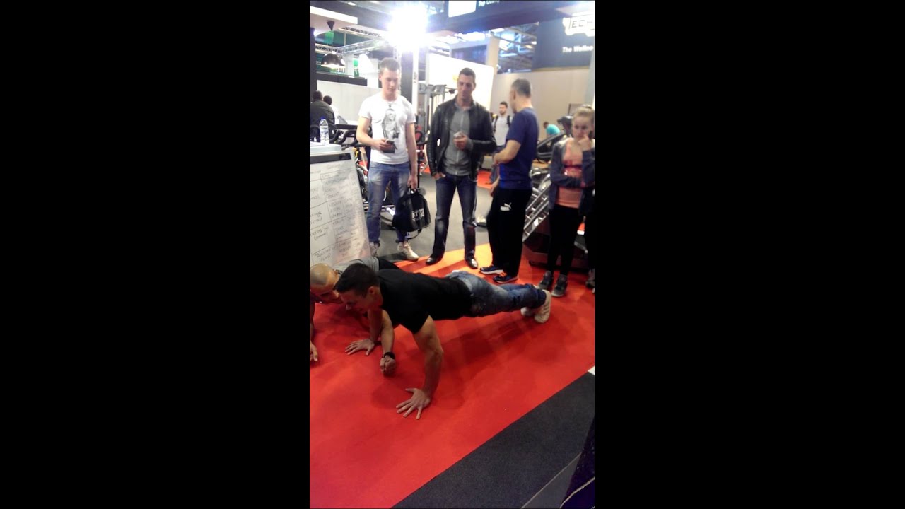 Record de pompe Au salon de fitness a paris 250