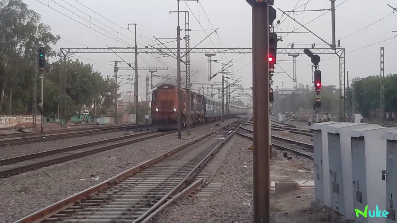Sushasan Express skips Ballabgarh with Twin-Alco's and meets NZM-JBP SF Express