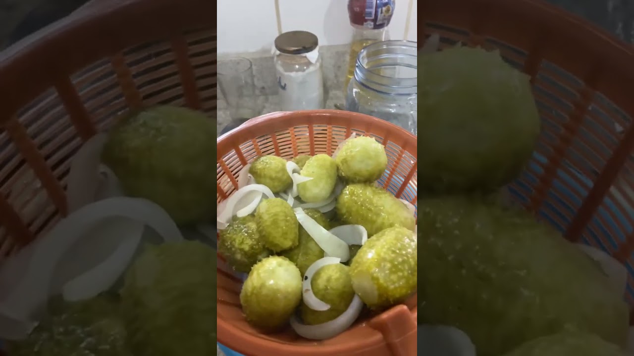 Conserva de maxixes inteiros