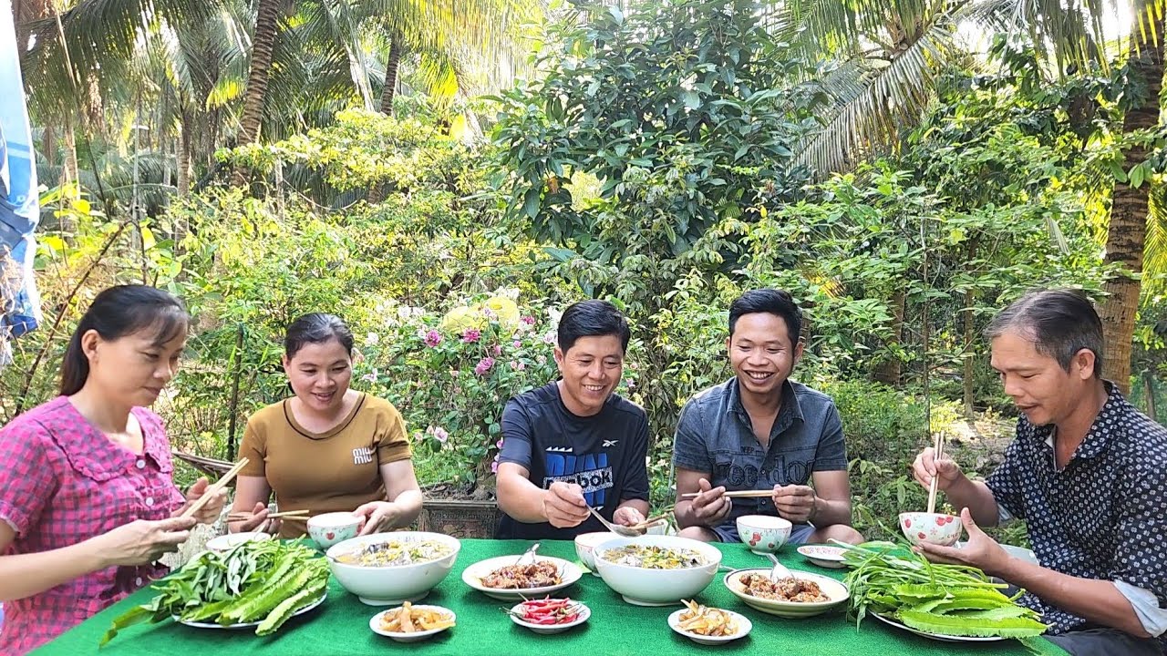 Các Bạn Cứ Ăn Đi Món Này Mình Lo Được Bữa Cơm Đơn Giản Ôn Lại Kỷ Niệm Xưa | TKQ & Family T2326