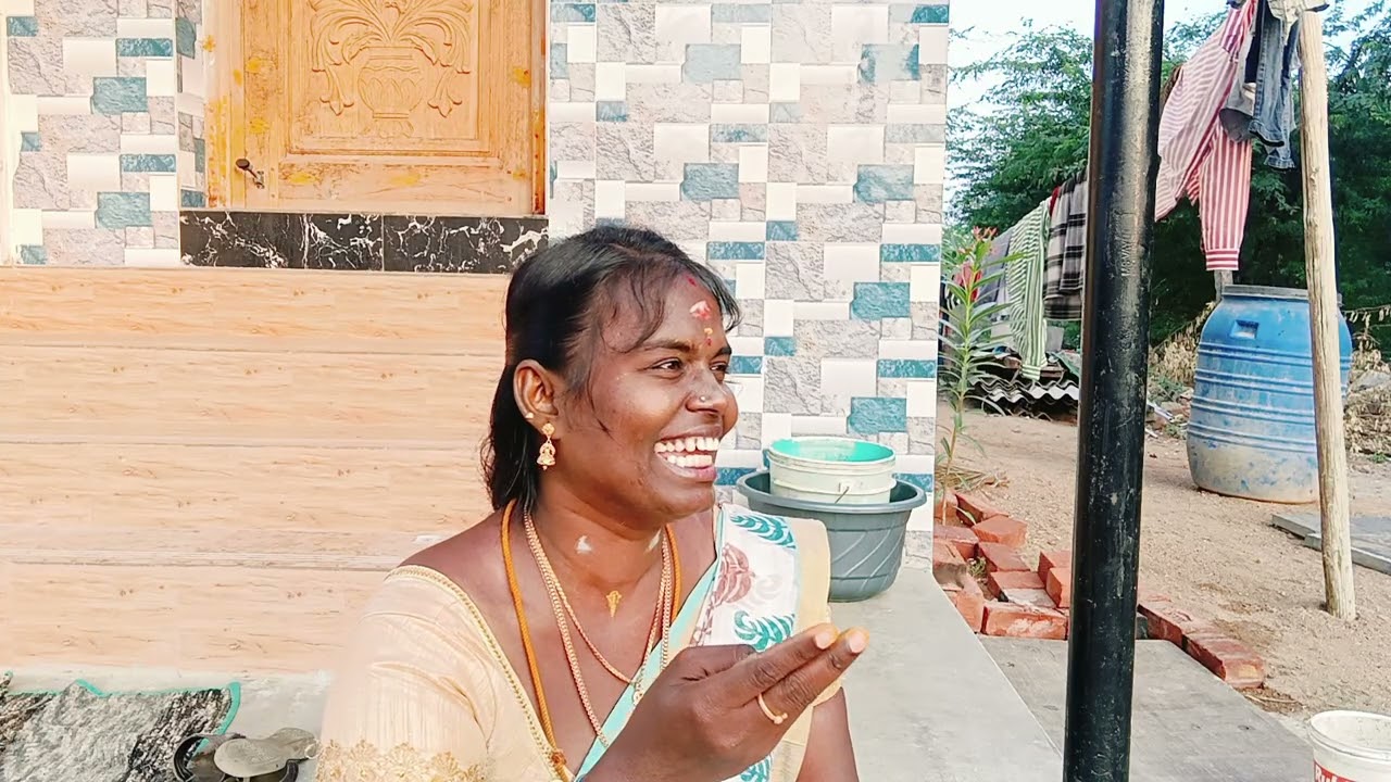 வீடியோ ஆன்  பண்ணுனது தெரியாம பக்கத்து வீட்டுக்காரங்க மாட்டிக்கொண்டார்