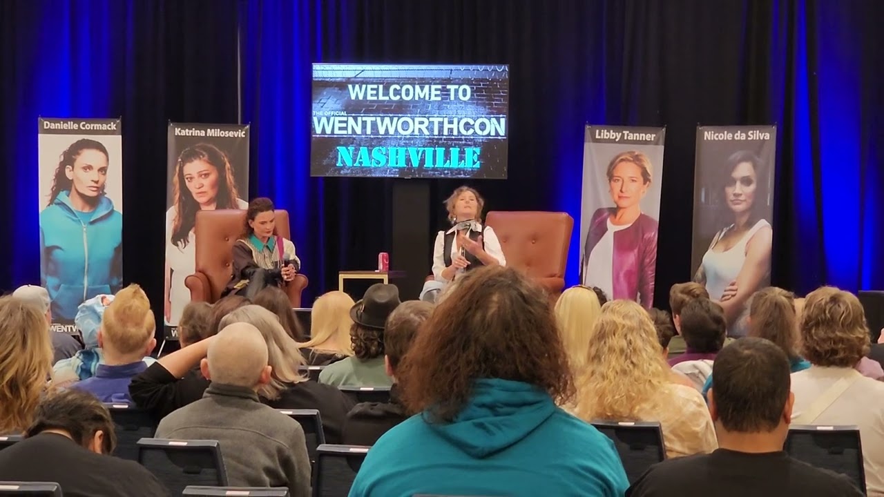 Wentworth Con 2025 - Lilly discussing Frankie and Gidget with Libby Tanner