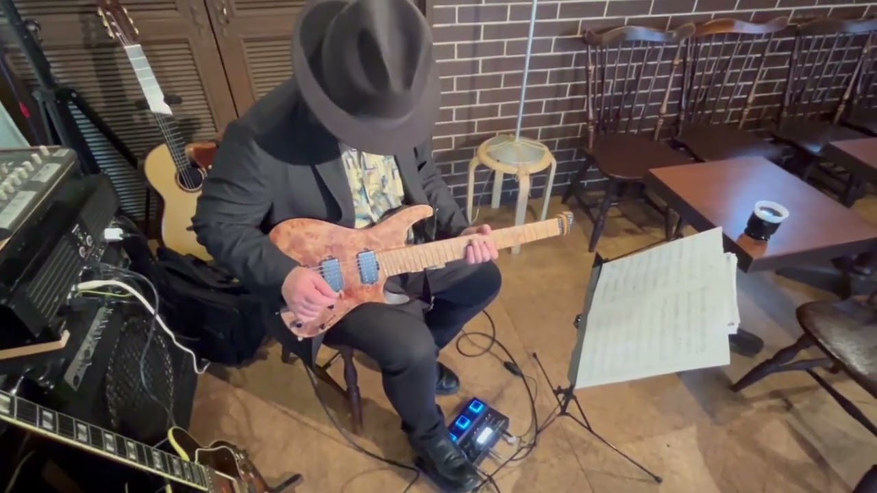 Ibanez QX527PB(headless guitar) / Played by Hiroshi Araki