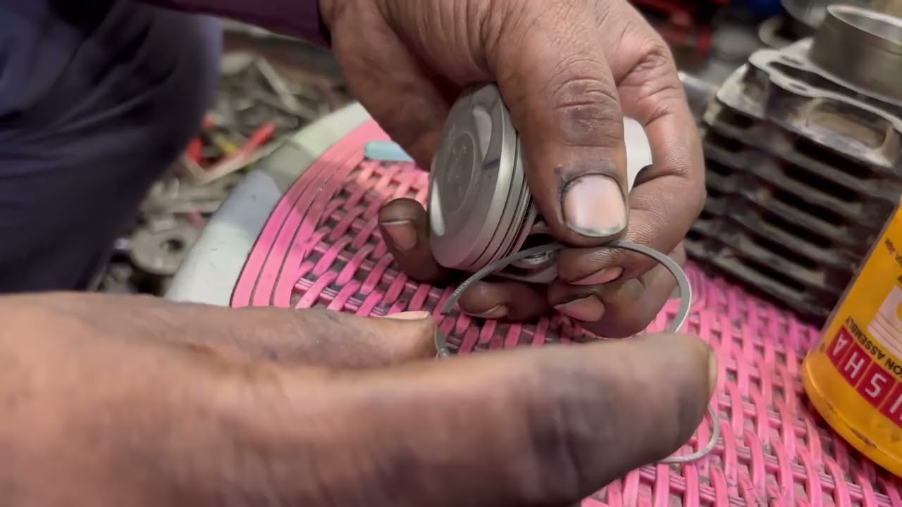 Khade engine bike ki piston ring kaise fiting kren 