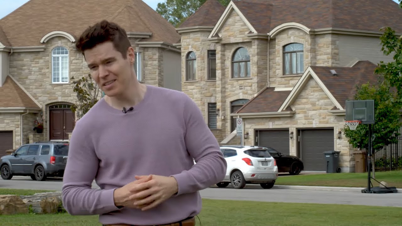 À l'intérieur d'une MAISON DE PRESTIGE à Laval, Québec | Million Dollar Tours | Canada