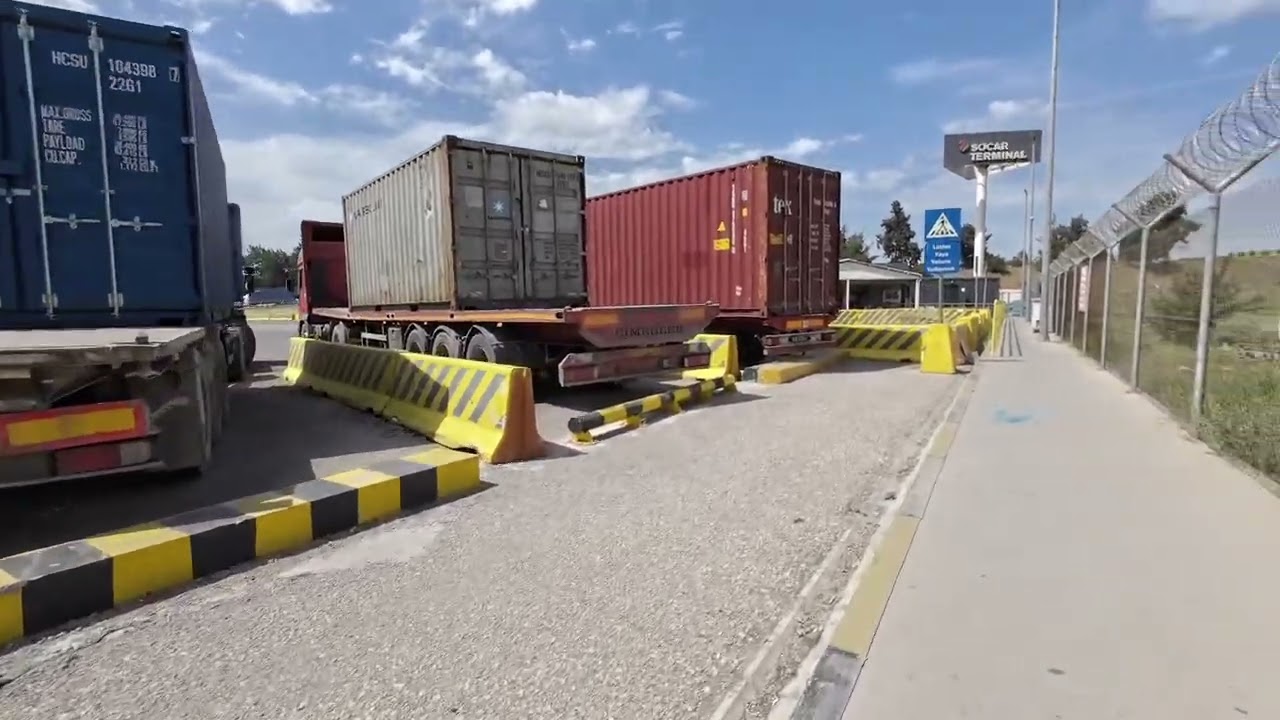 İzmir Aliağa sokar Limanı’na konteyner ￼ nasıl mı bırakılır işte bu şekilde…