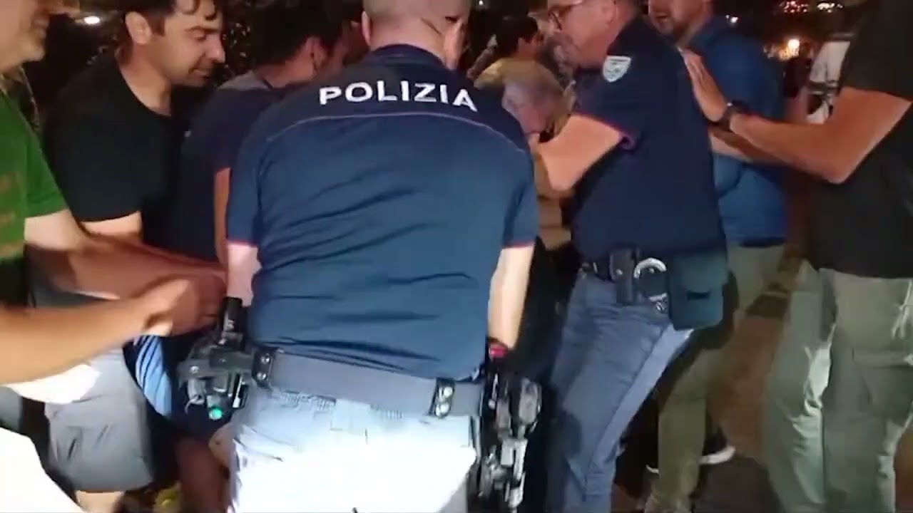 Oristano. Dopo ore di tensione tra manifestanti e Forze dell'Ordine partite le prime pale  16 07 24