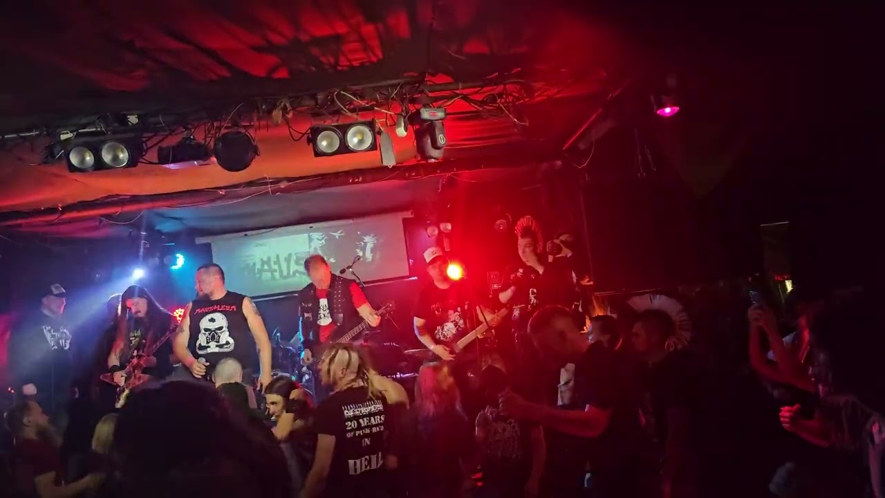 The Mausoleum - Hardcore-Внедорожник Punk'Oi'Mania V