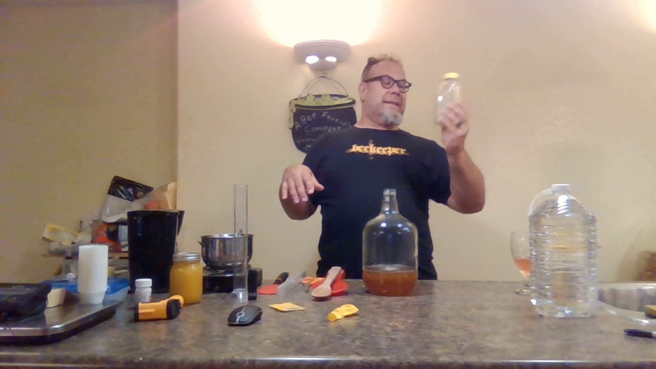 52 meads in a year #25 blending honeys like clover/saffron/orange blossom