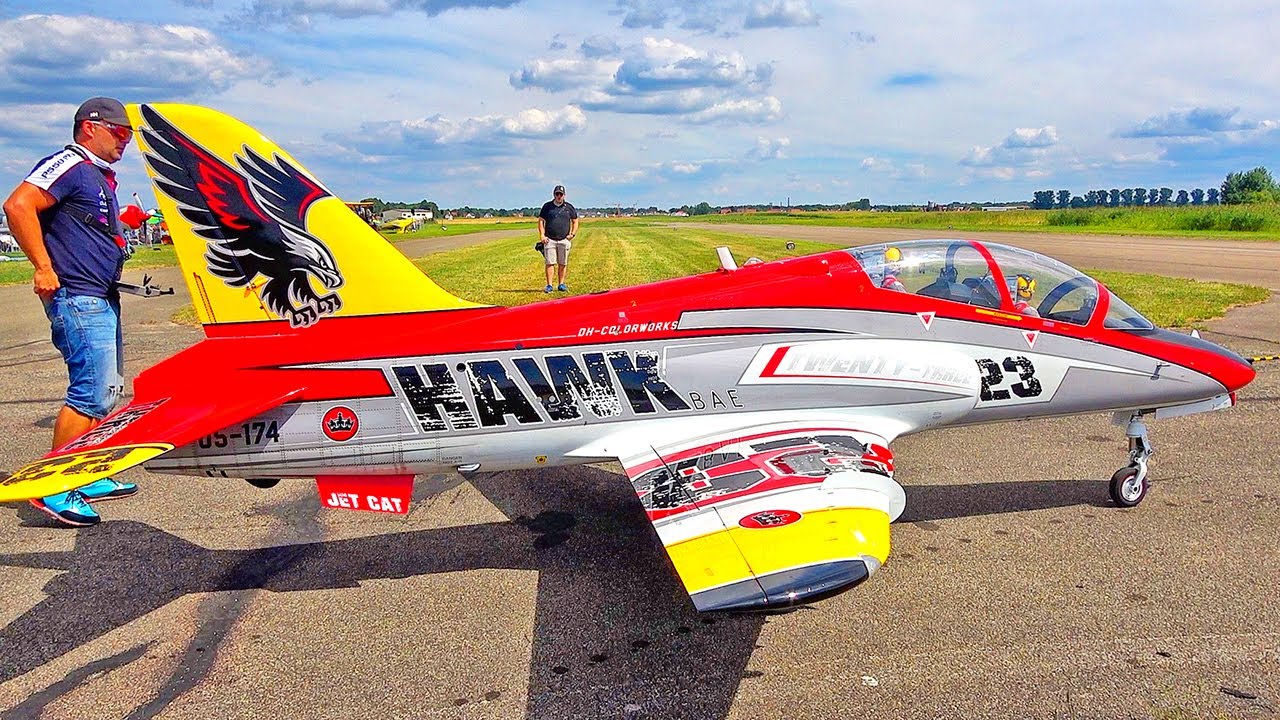 82KG! GIANT RC BAE HAWK 1/2.5 SCALE TURBINE JET FLIGHT DEMONSTRATION
