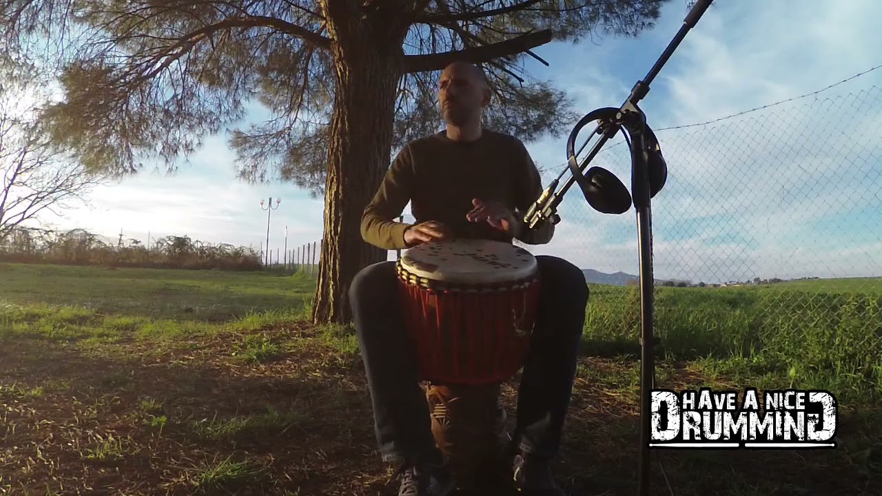 Djembe solo park - Africa wood Drum djembe Guinea