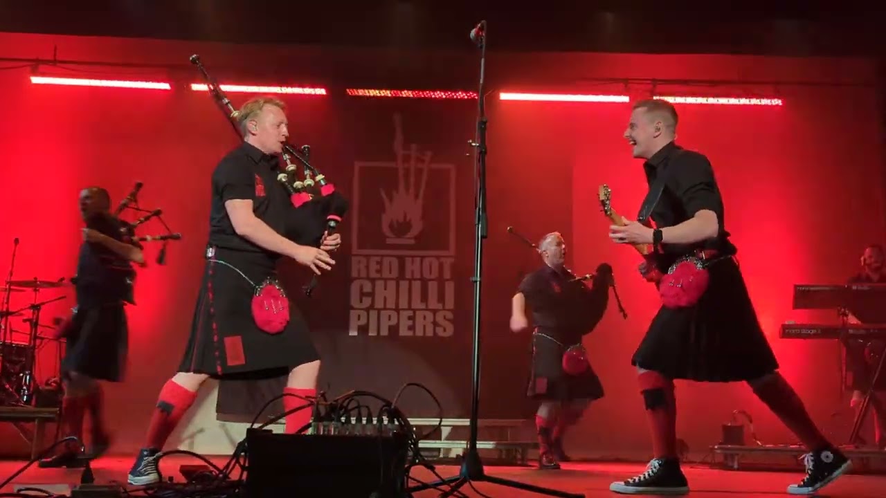 RED HOT CHILLI PIPERS - 