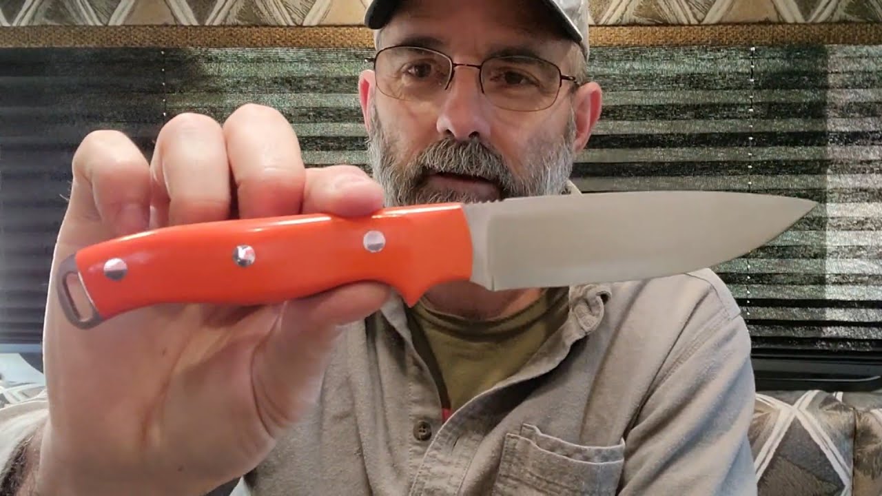 Was Mors Kochanski Right About This Survival Knife Feature? Bushcraft knife.