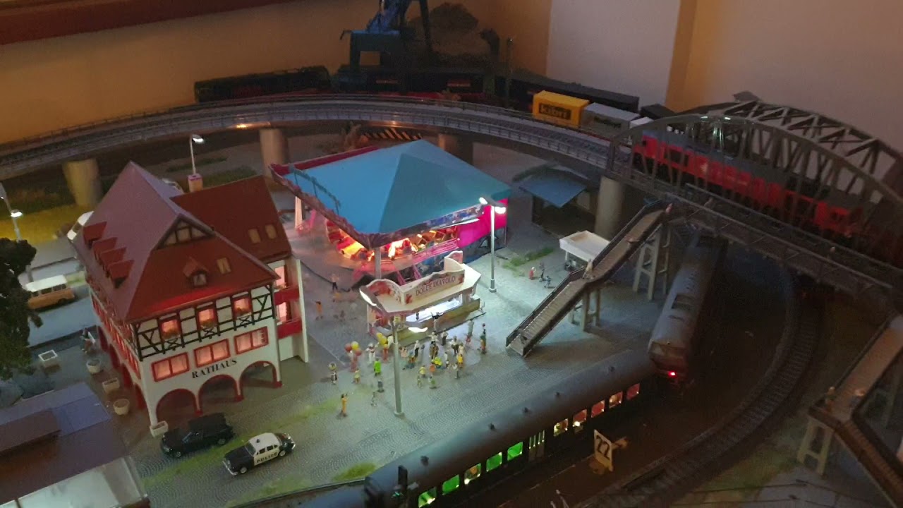 4 trains commandés automatiquement par CS3+ sur mon réseau Märklin HO