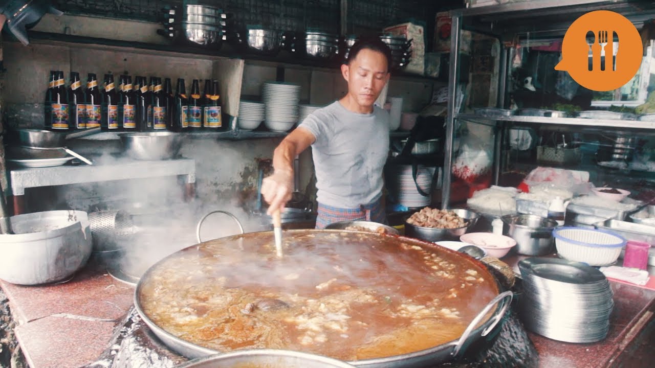 Bangkok's ancient Thai beef stew at Wattana Panich