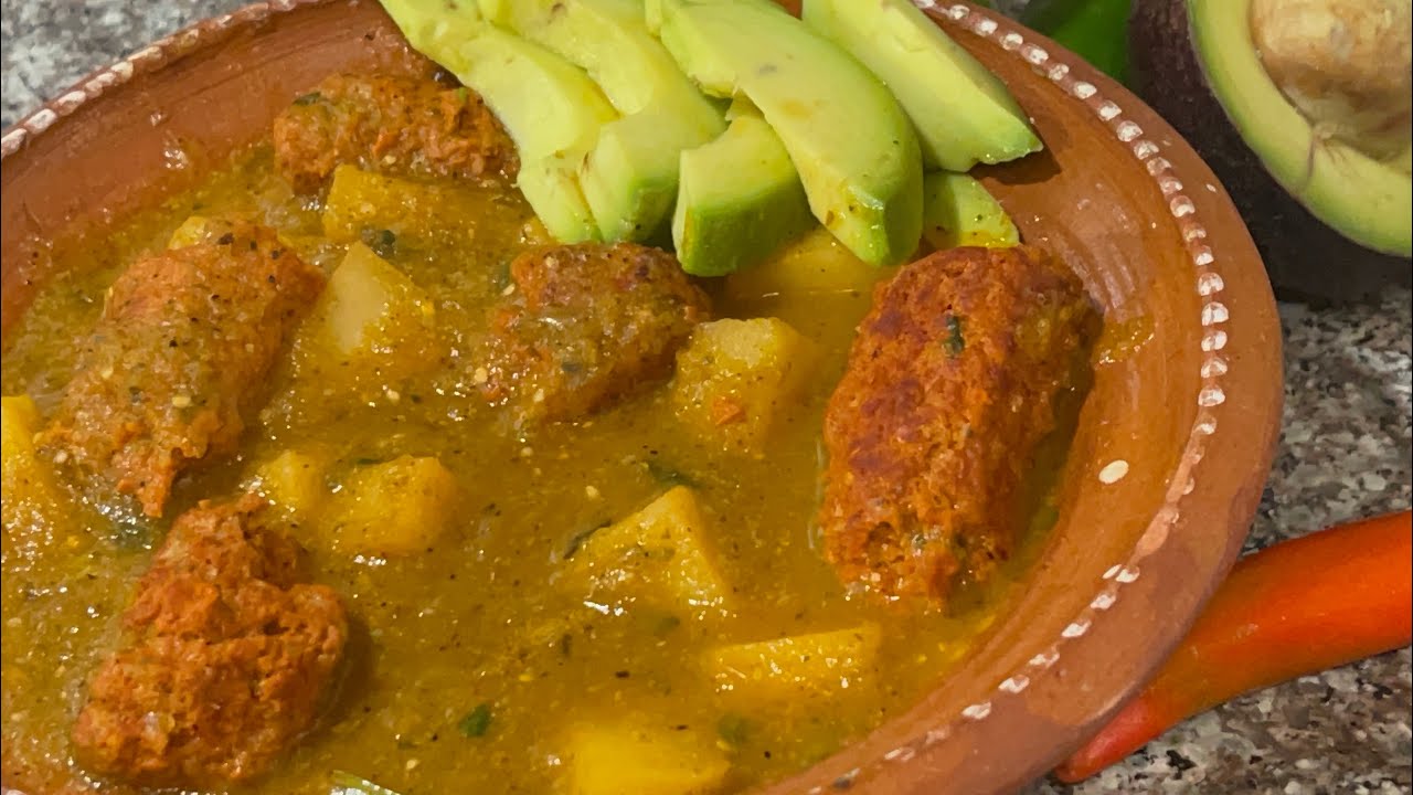 🔴LONGANIZA en SALSA VERDE 🟢 con PAPAS 🥔 RECETA FÁCIL de HACER y muy ECONÓMICA 💵