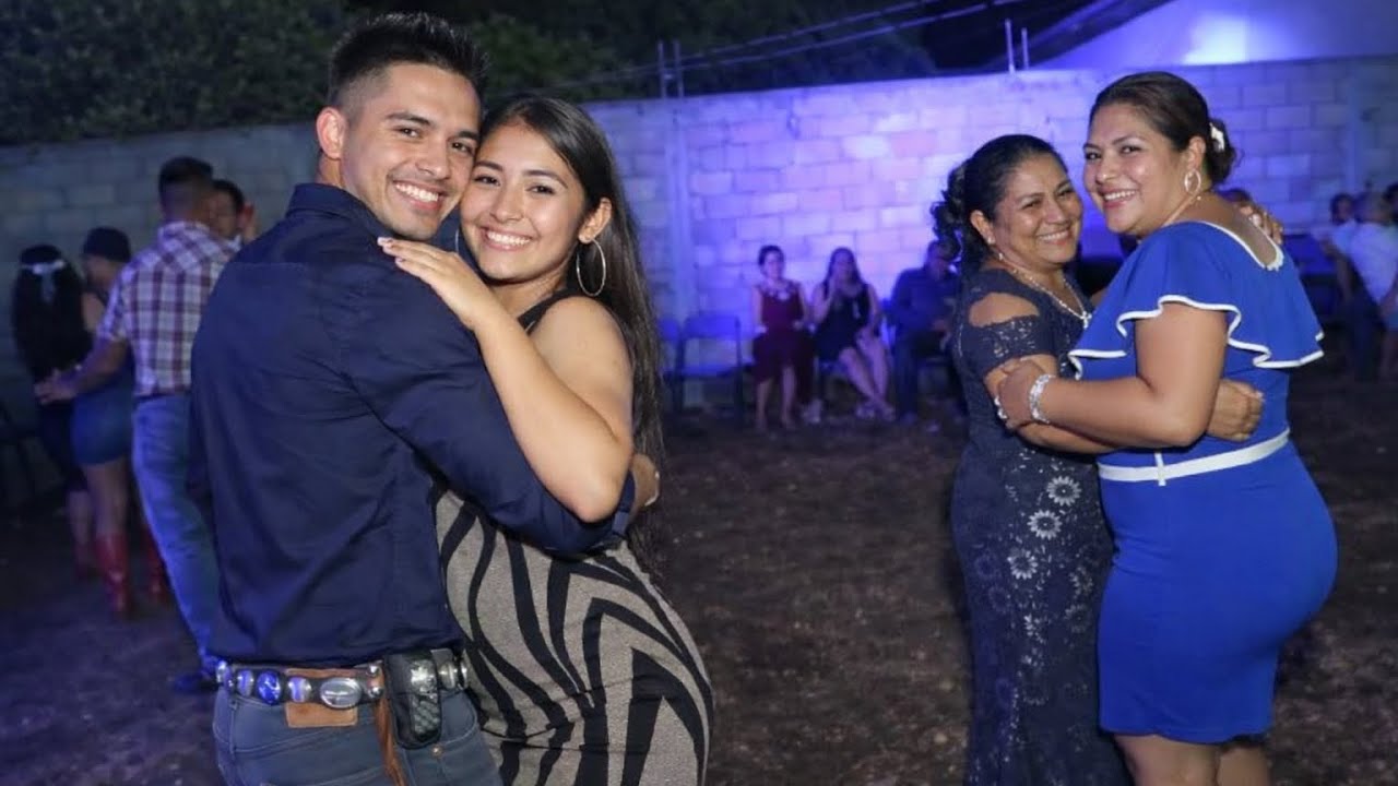 COCHO mero Gallo que chulo es el rancho--Jalate Papa a bailar con las chicas hermosas |Ajuchitlan