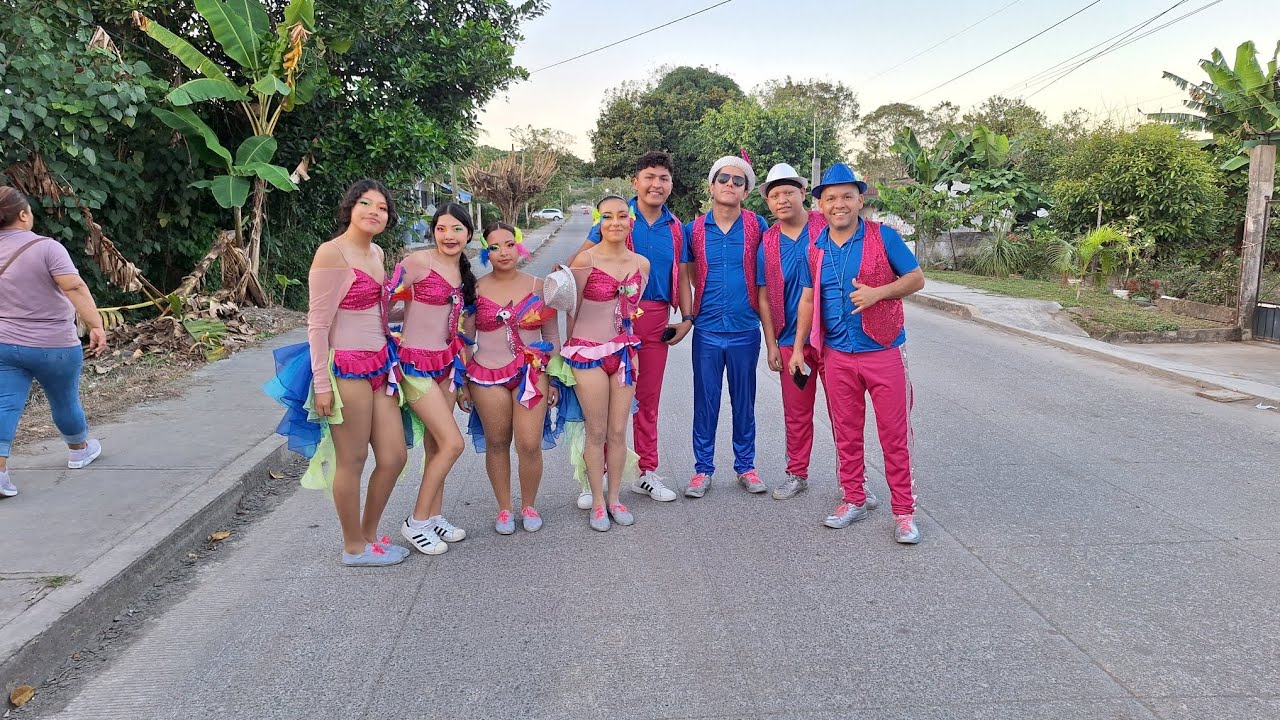 ¡Gran cierre del Carnaval con paseo de carros alegóricos y comparsas en Paso Largo! #carnaval2026 