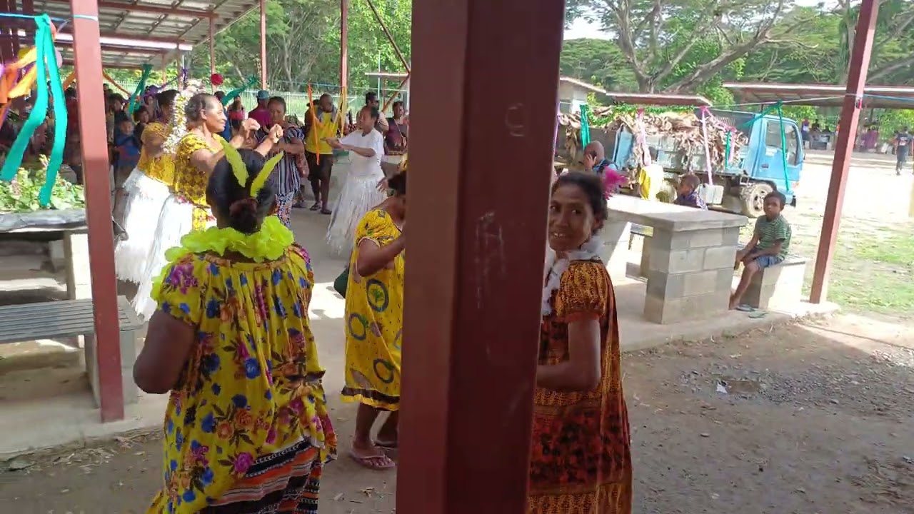 Imuagoro stringband at Kwikila market_ Raka vekako garori ai.