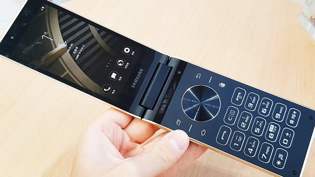 Samsung W2018 'Heart of the World' hands on - the next flip superphone (ENGLISH)