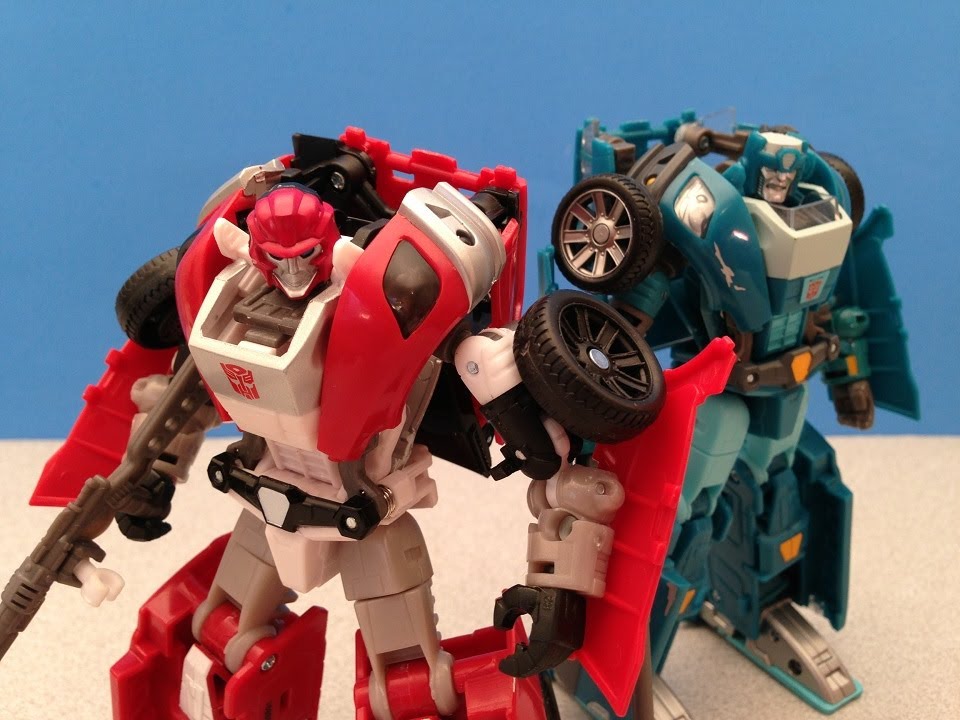 TRANSFORMERS SWERVE ASIAN EXCLUSIVE GDO DELUXE CLASS GENERATIONS TOY REVIEW