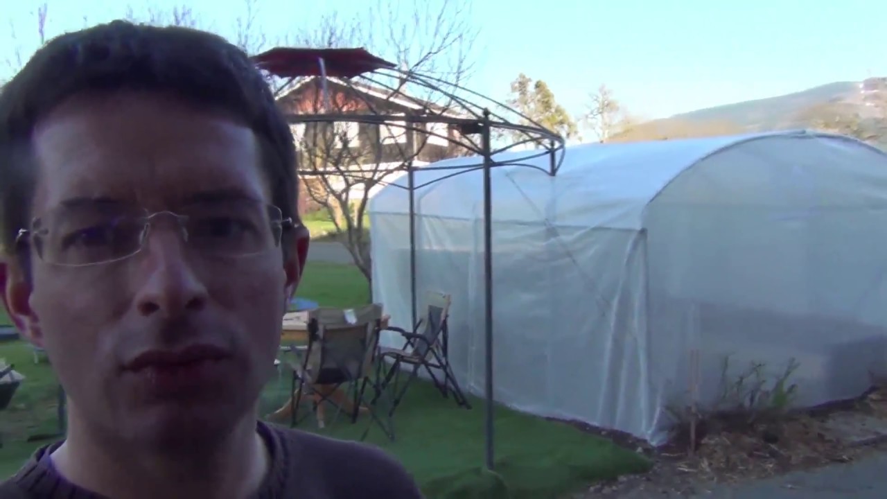 Installation d'une serre tunnel de 12 m2