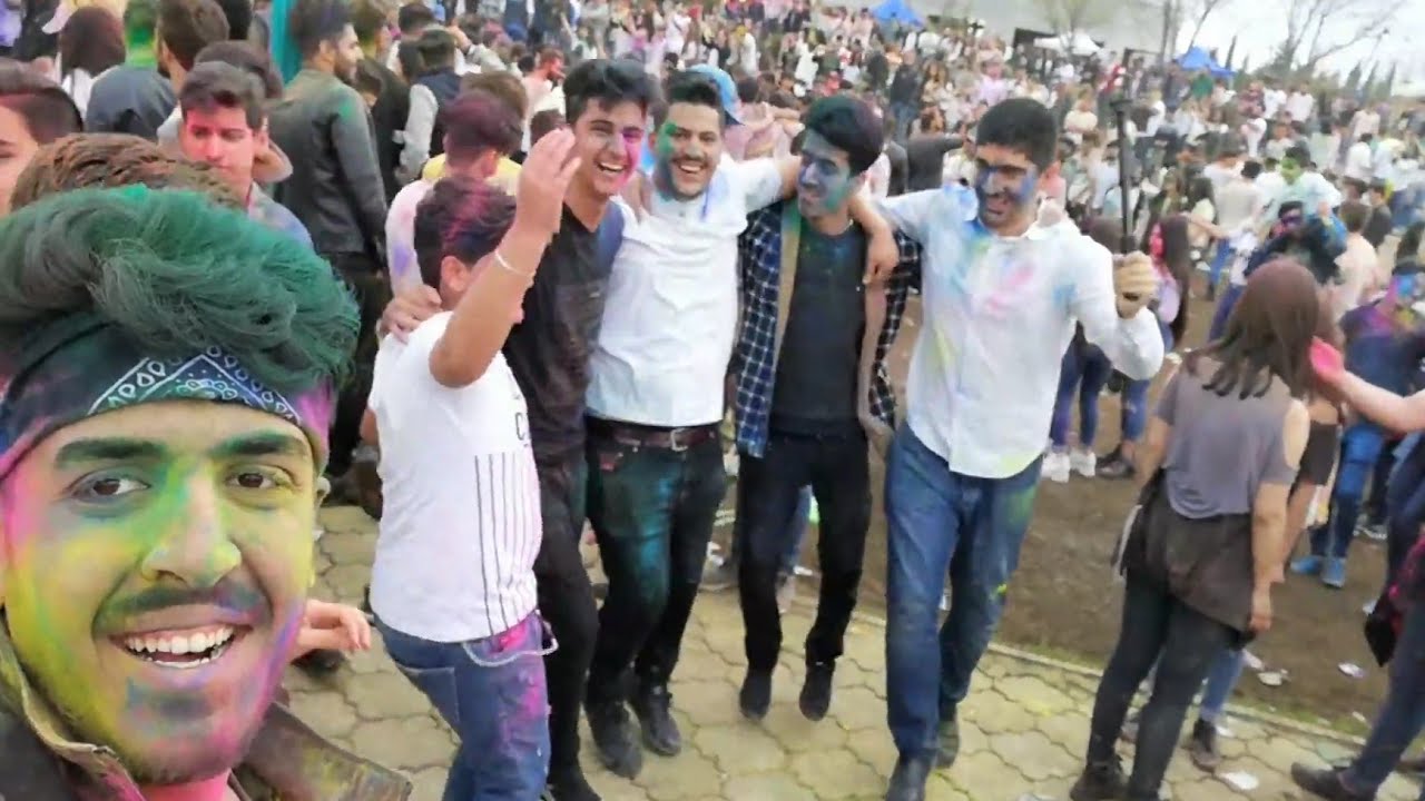 لە ڤیستیڤاڵی ڕەنگەکان ، color festival
