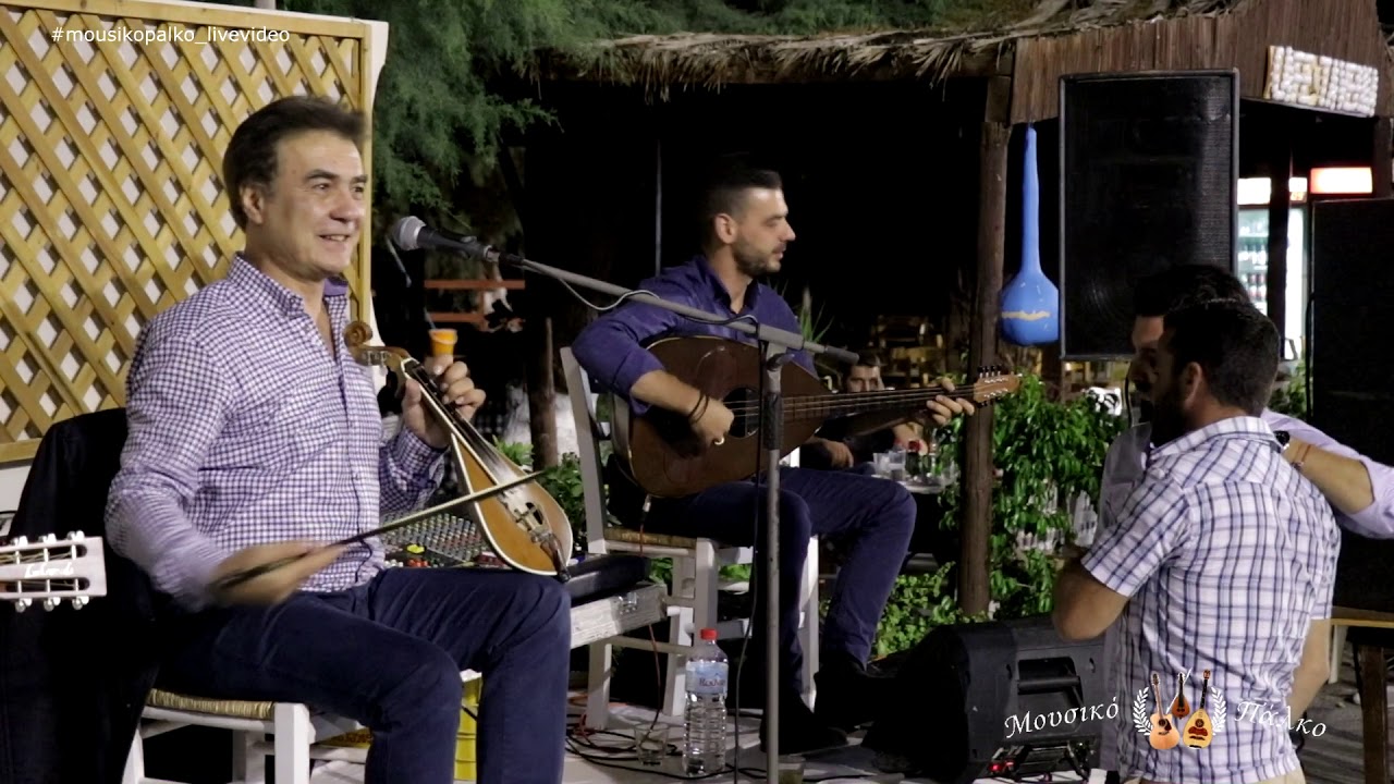 Μανώλης Αλεξάκης ~ Βασιλικό μυρίζει η γης